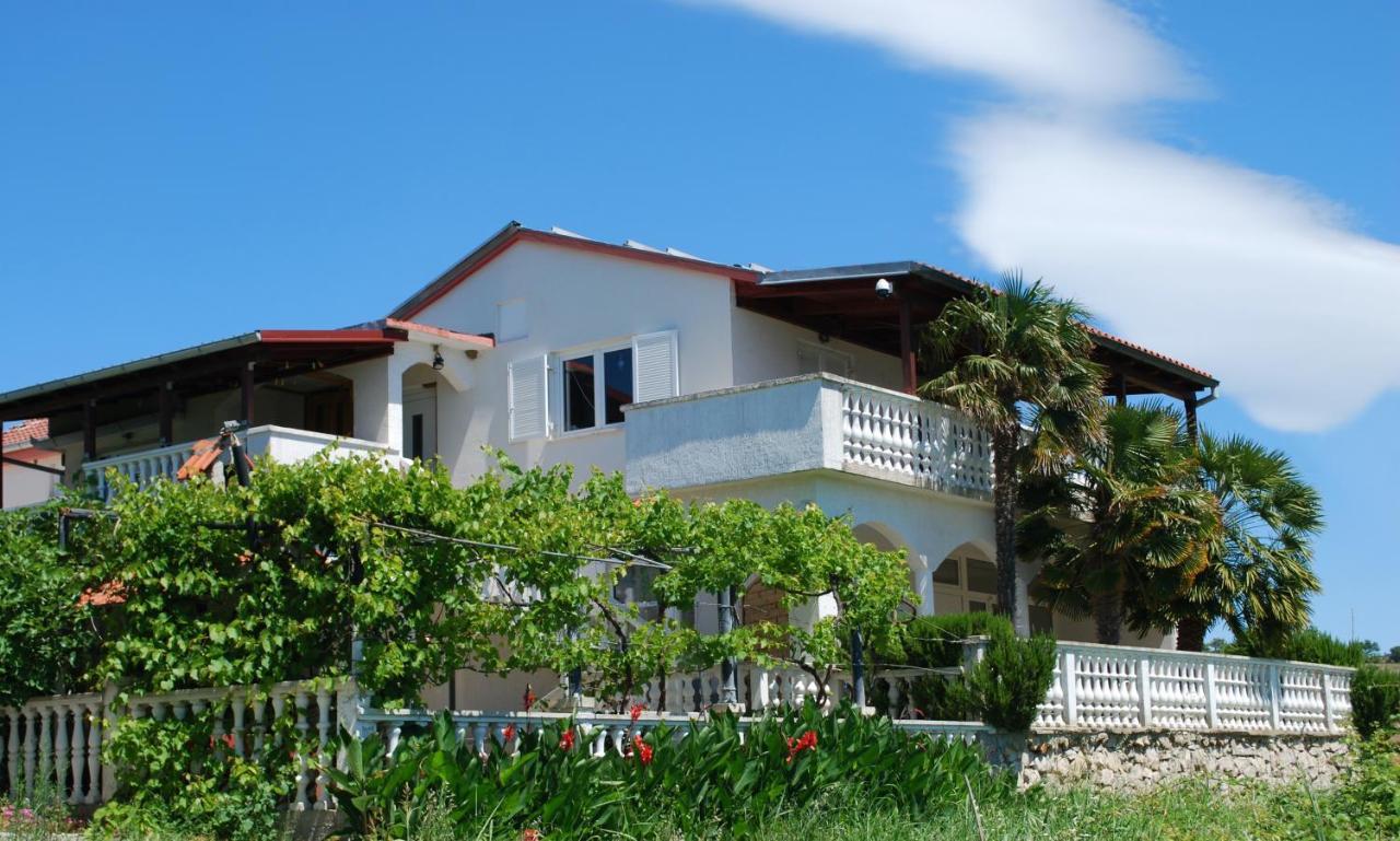 Villa Sabina - Apartments Kroatien Ražanac Esterno foto