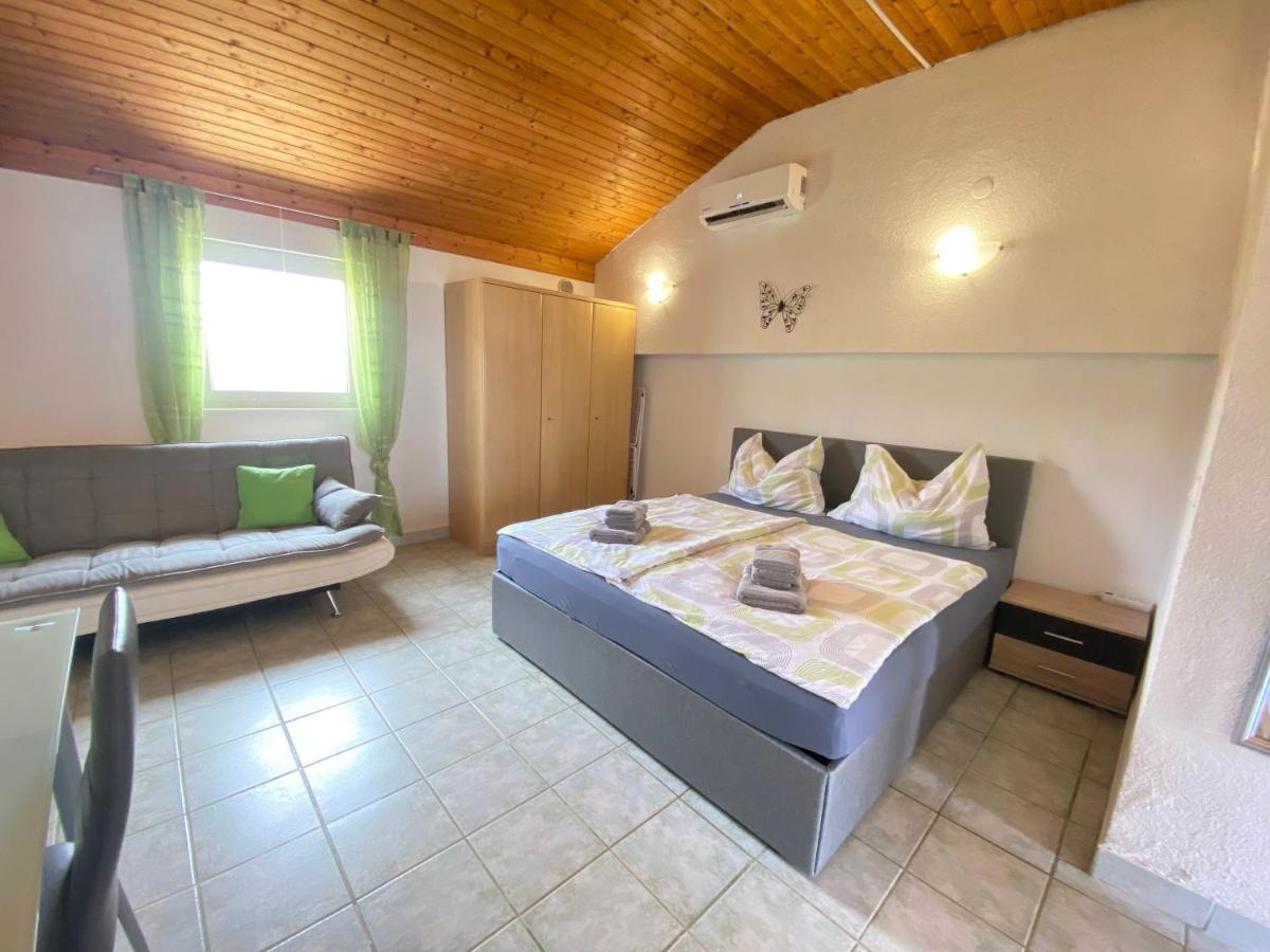 Villa Sabina - Apartments Kroatien Ražanac Esterno foto