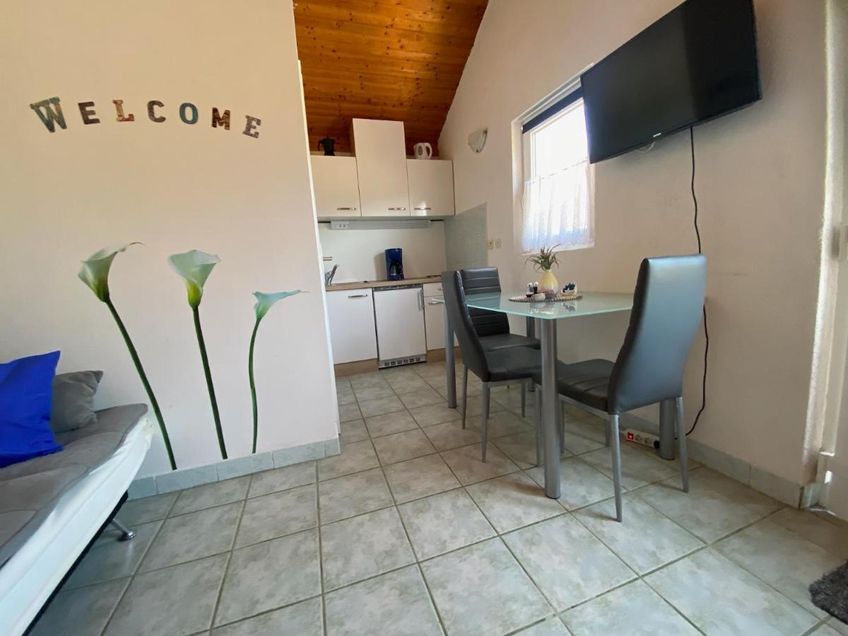 Villa Sabina - Apartments Kroatien Ražanac Esterno foto