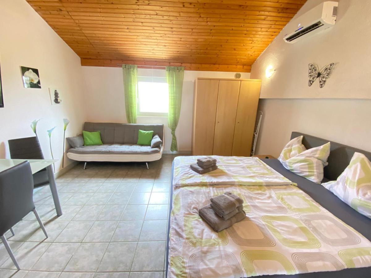 Villa Sabina - Apartments Kroatien Ražanac Esterno foto